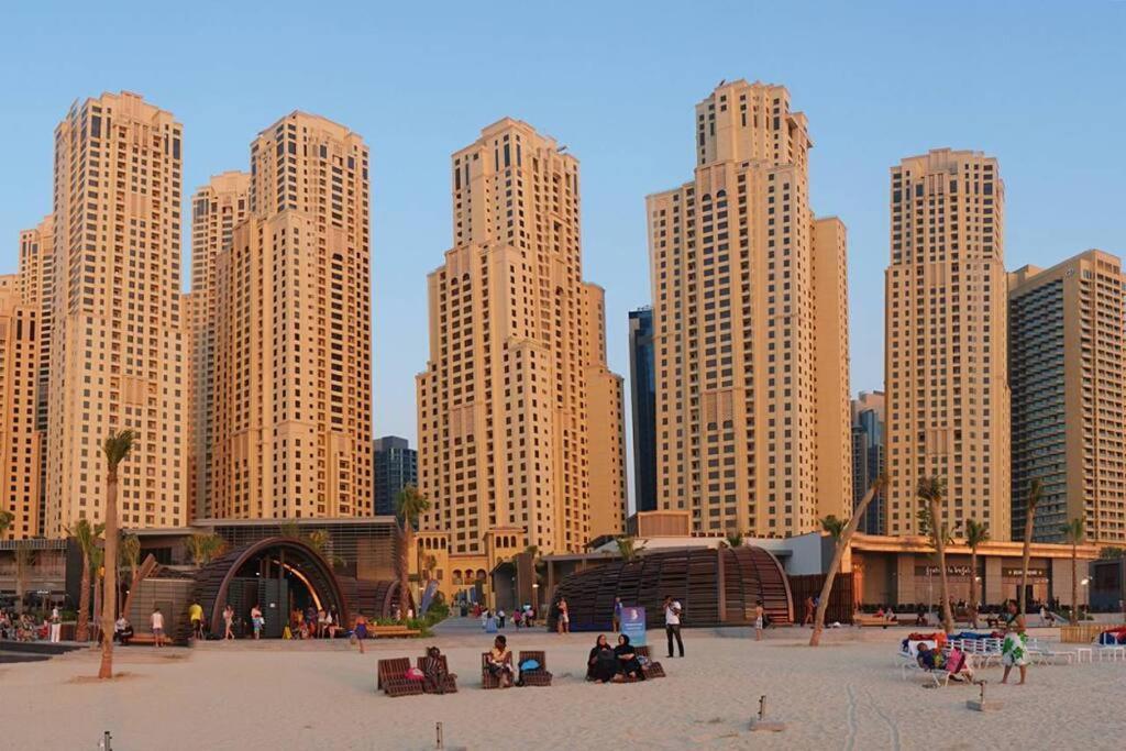 La Buena Vida Holiday Homes - Beach Front Very Spacious, Luxe And Modern 3 Bedroom With Full Kitchen In Jbr , 3 Min To The Jbr Beach Dubai Marina And Tram Station Buitenkant foto