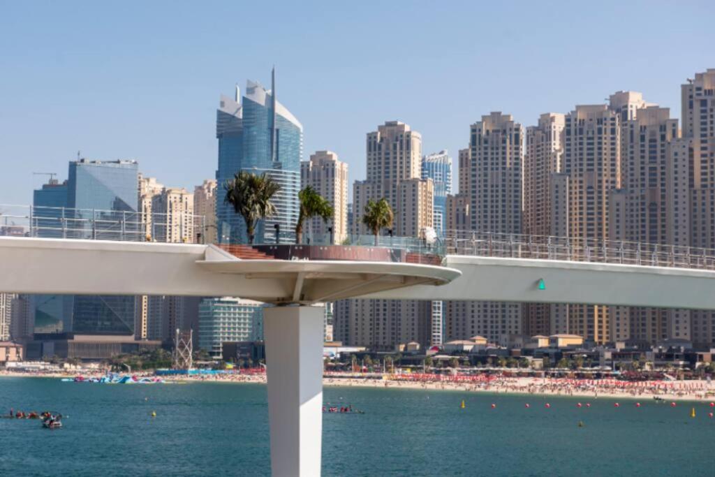 La Buena Vida Holiday Homes - Beach Front Very Spacious, Luxe And Modern 3 Bedroom With Full Kitchen In Jbr , 3 Min To The Jbr Beach Dubai Marina And Tram Station Buitenkant foto
