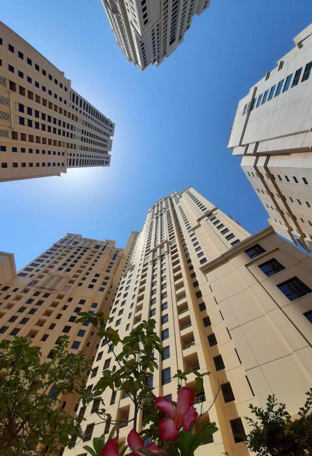 La Buena Vida Holiday Homes - Beach Front Very Spacious, Luxe And Modern 3 Bedroom With Full Kitchen In Jbr , 3 Min To The Jbr Beach Dubai Marina And Tram Station Buitenkant foto