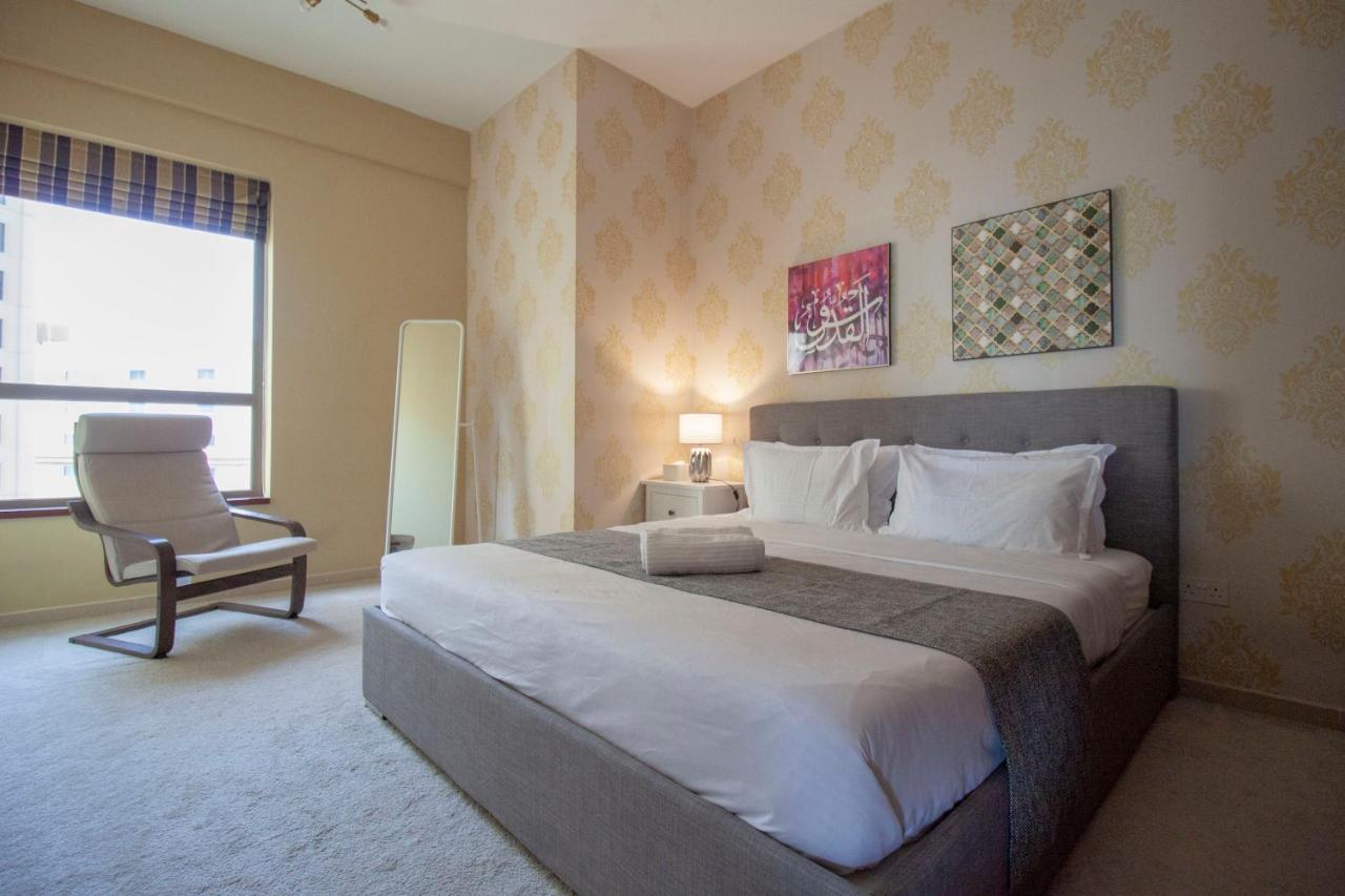 La Buena Vida Holiday Homes - Beach Front Very Spacious, Luxe And Modern 3 Bedroom With Full Kitchen In Jbr , 3 Min To The Jbr Beach Dubai Marina And Tram Station Buitenkant foto